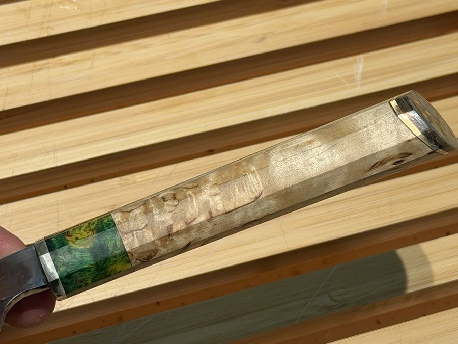 Handle, side view